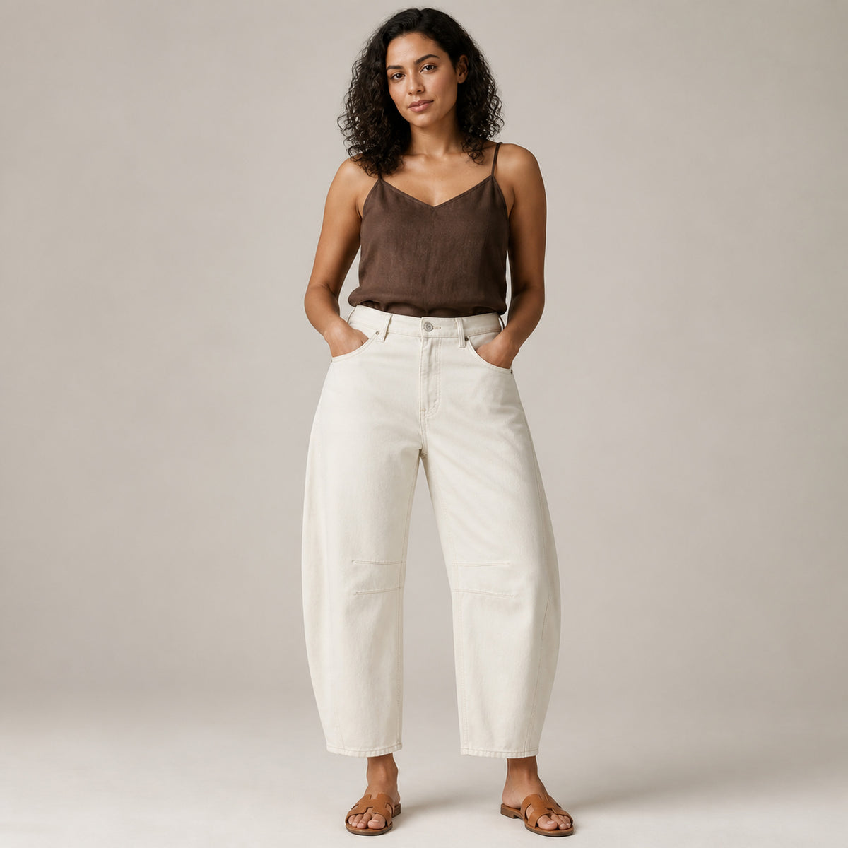 Agnes Barrel Jeans in white, front view