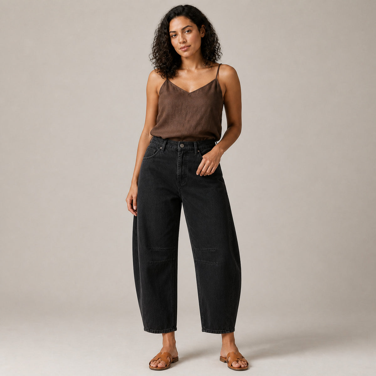 Agnes Barrel Jeans in black, front view