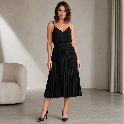 Anais Pleated Midi in black, front view
